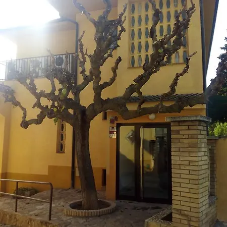 Guest house La Fonda Magalef