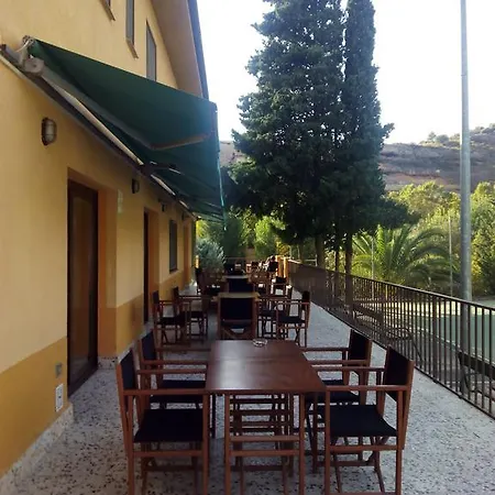 La Fonda Magalef Guest house Margalef